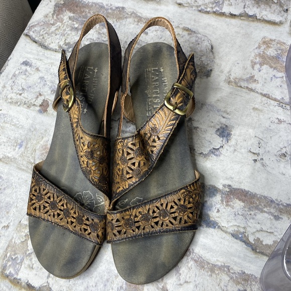 Spring Step Brown Sandals - Picture 5 of 9